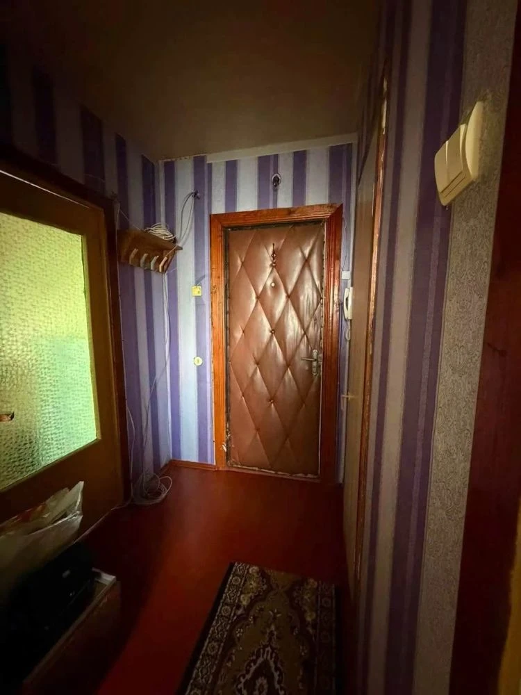 Продаж 1 кім квартири,масив Незалежності