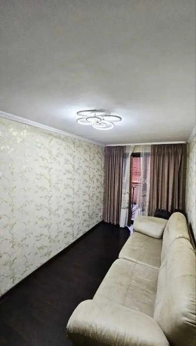 Продам 3 комн. квартиру проспект Героев Победа Ваучер Сертиф