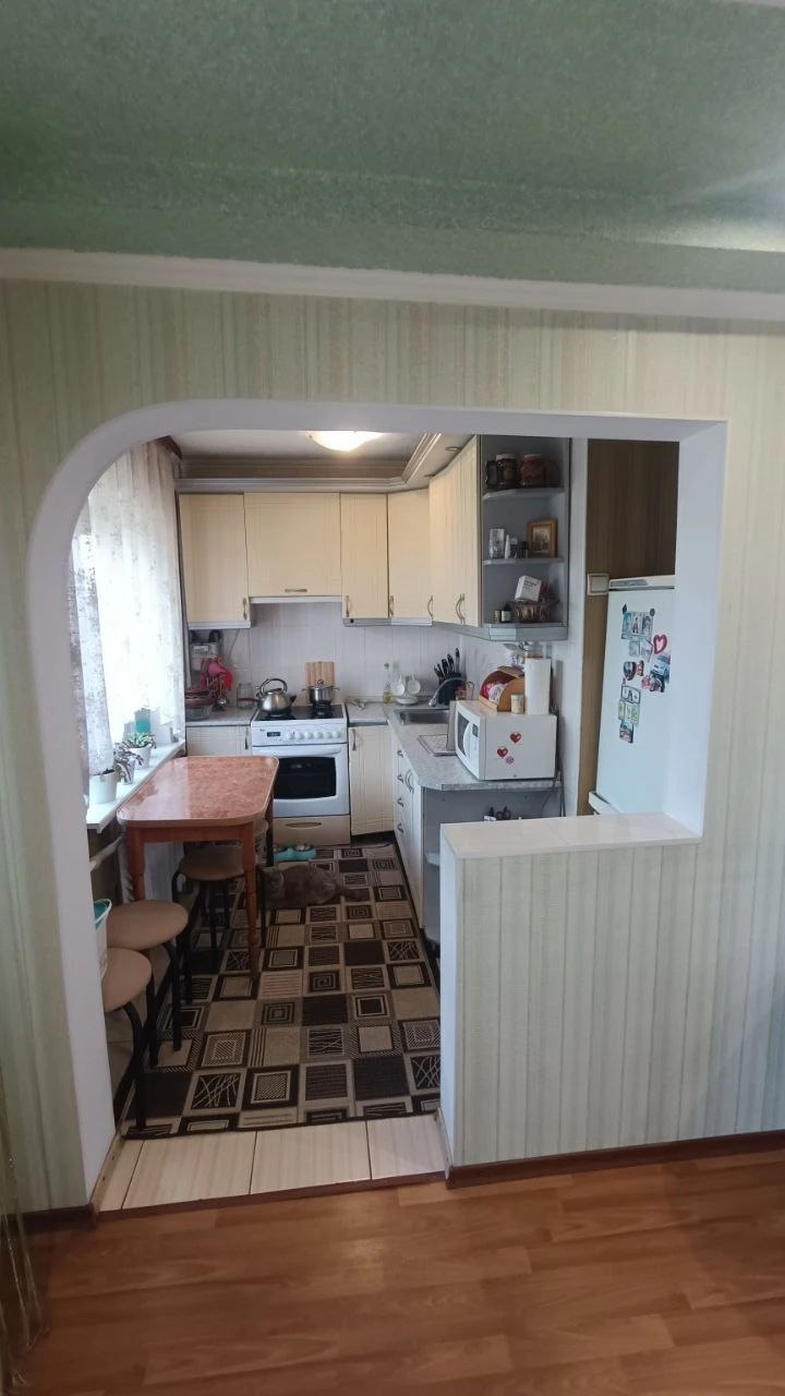Продам квартиру  на масиві Леваневського (П-т Незалежності)