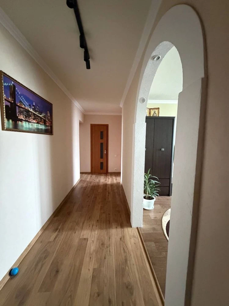 Продаж 3 кімнатноі квартири