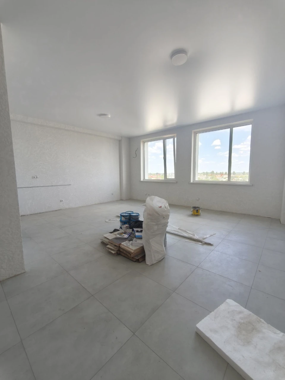 For Sale: 1-room Studio Apartment