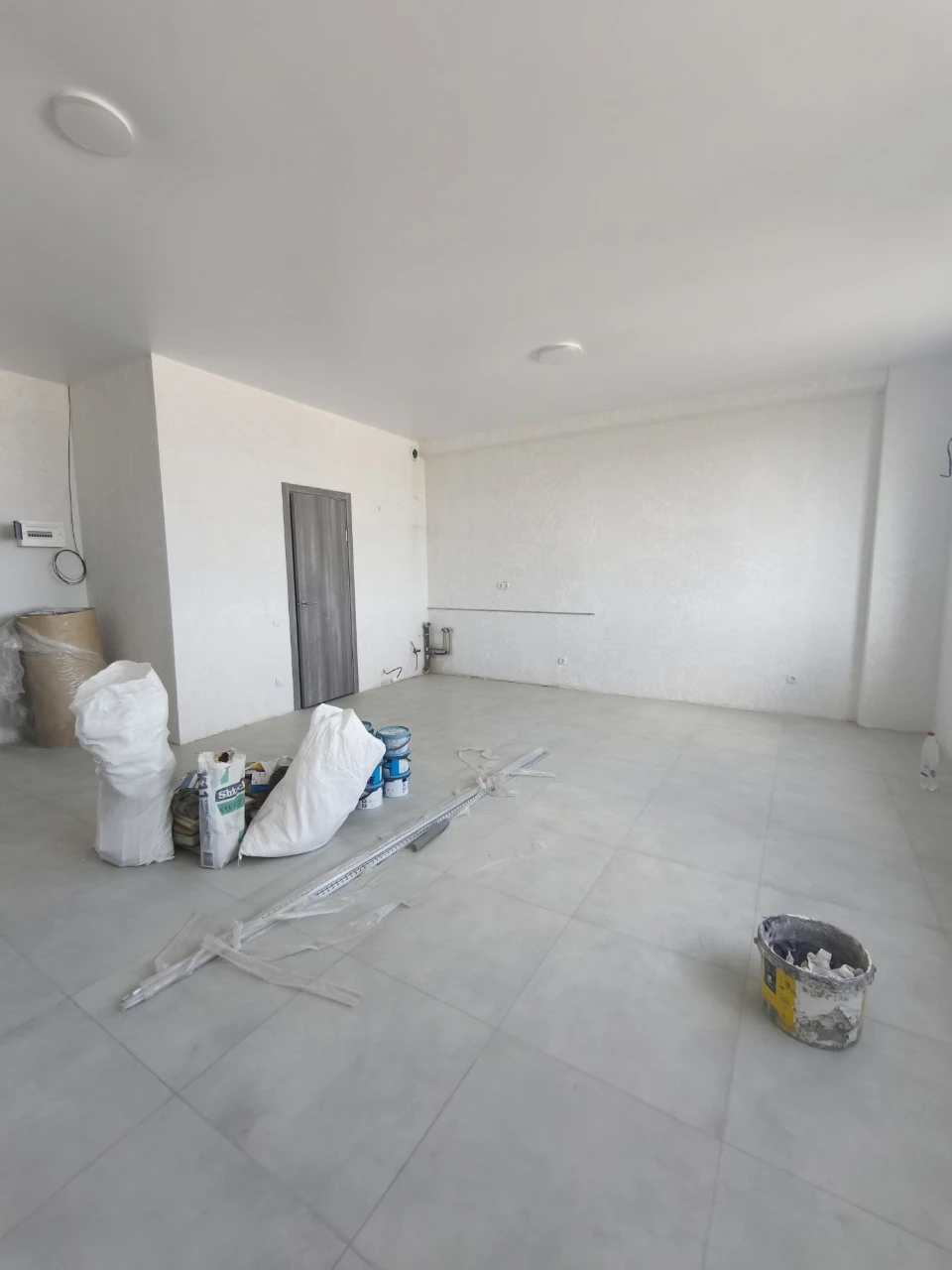 For Sale: 1-room Studio Apartment