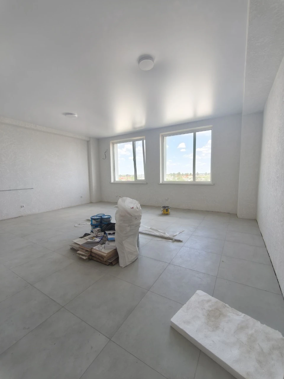 For Sale: 1-room Studio Apartment