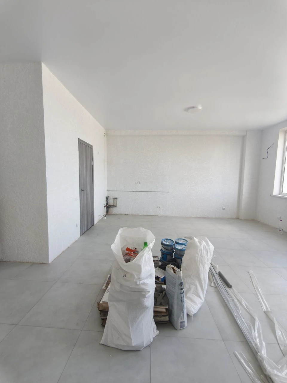 For Sale: 1-room Studio Apartment