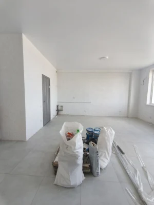For Sale: 1-room Studio Apartment