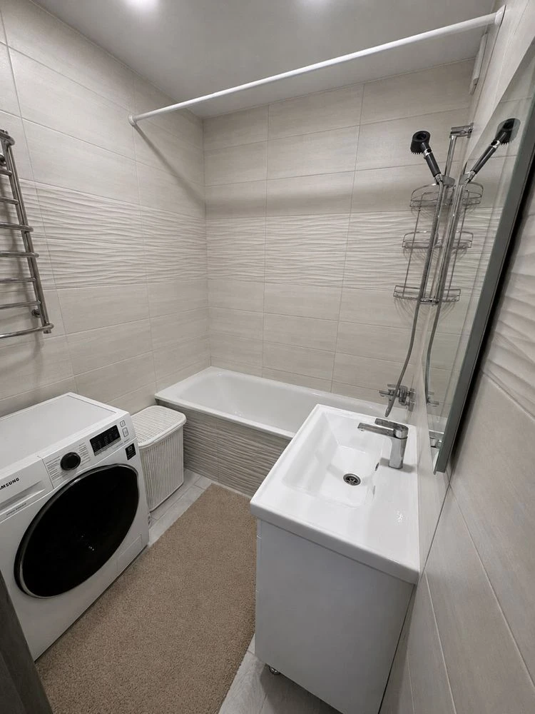 Sale of a luxurious 3-bedroom apartment