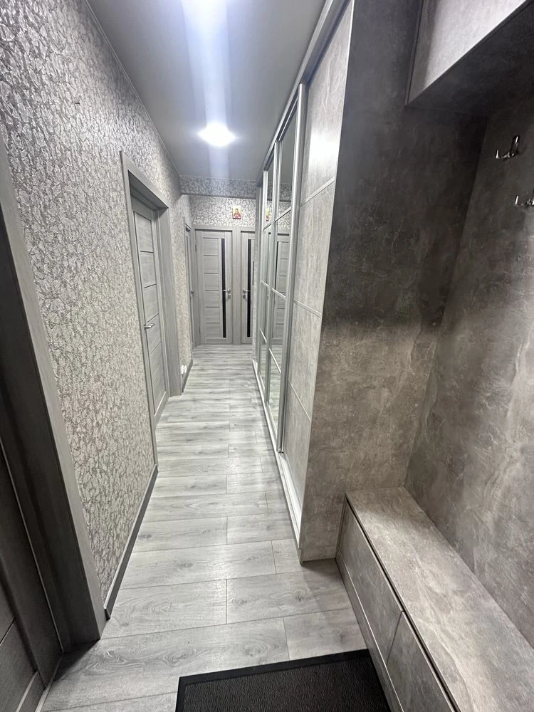 Sale of a luxurious 3-bedroom apartment