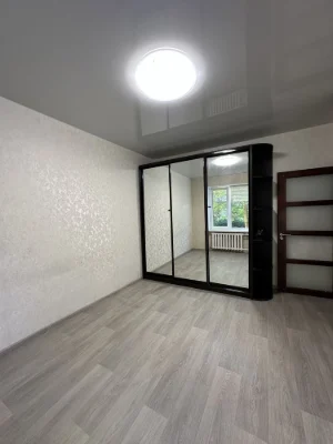 2-кімнатна сталінка | 55,3 м² | Цегляний будинок | Біля парк