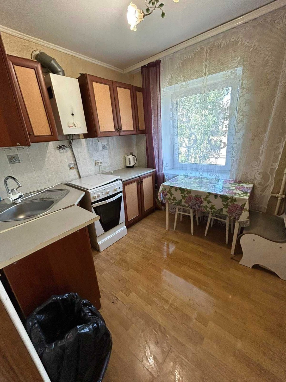Продаж 2 к квартири поруч з парком Олександрія!