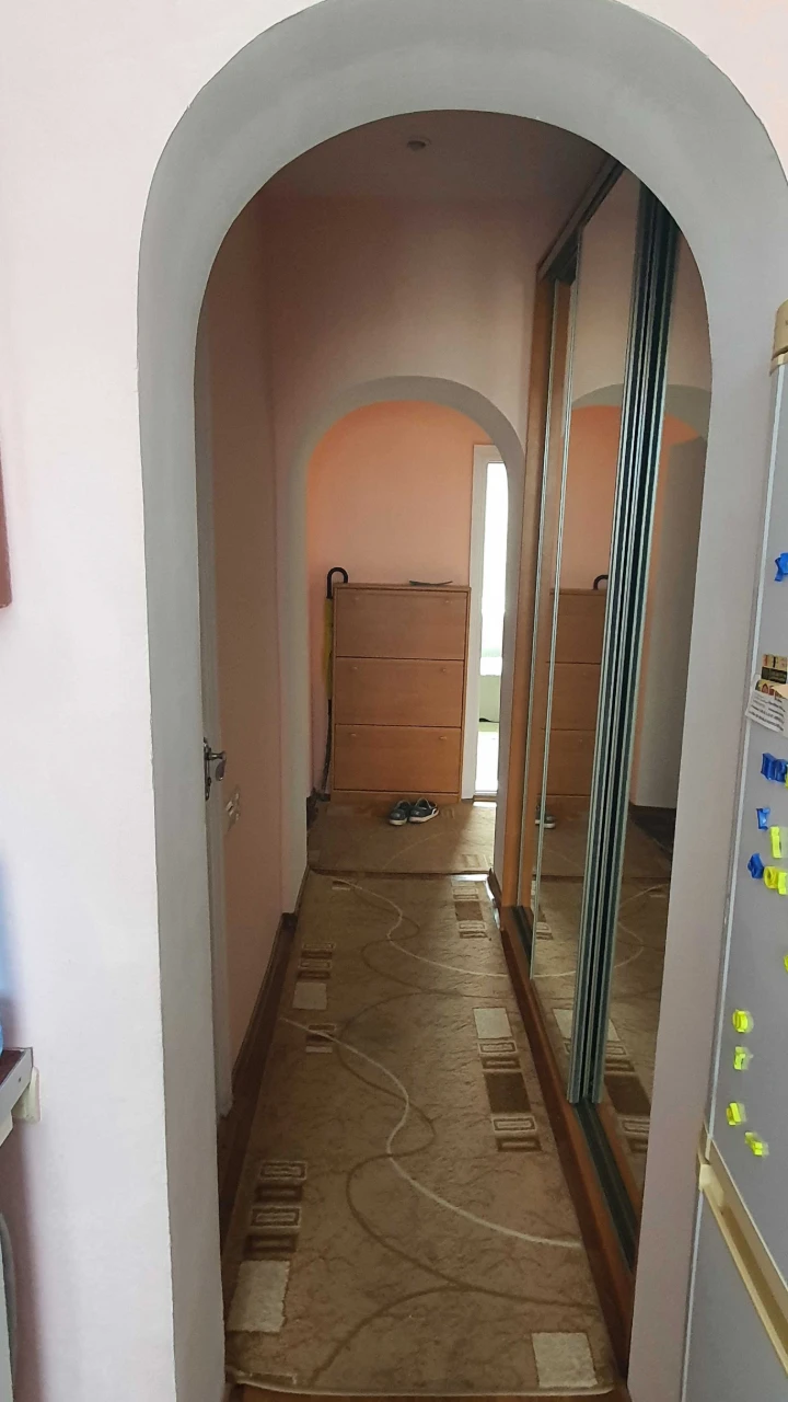 Продается 3-комнатная квартира в самом центре с АО