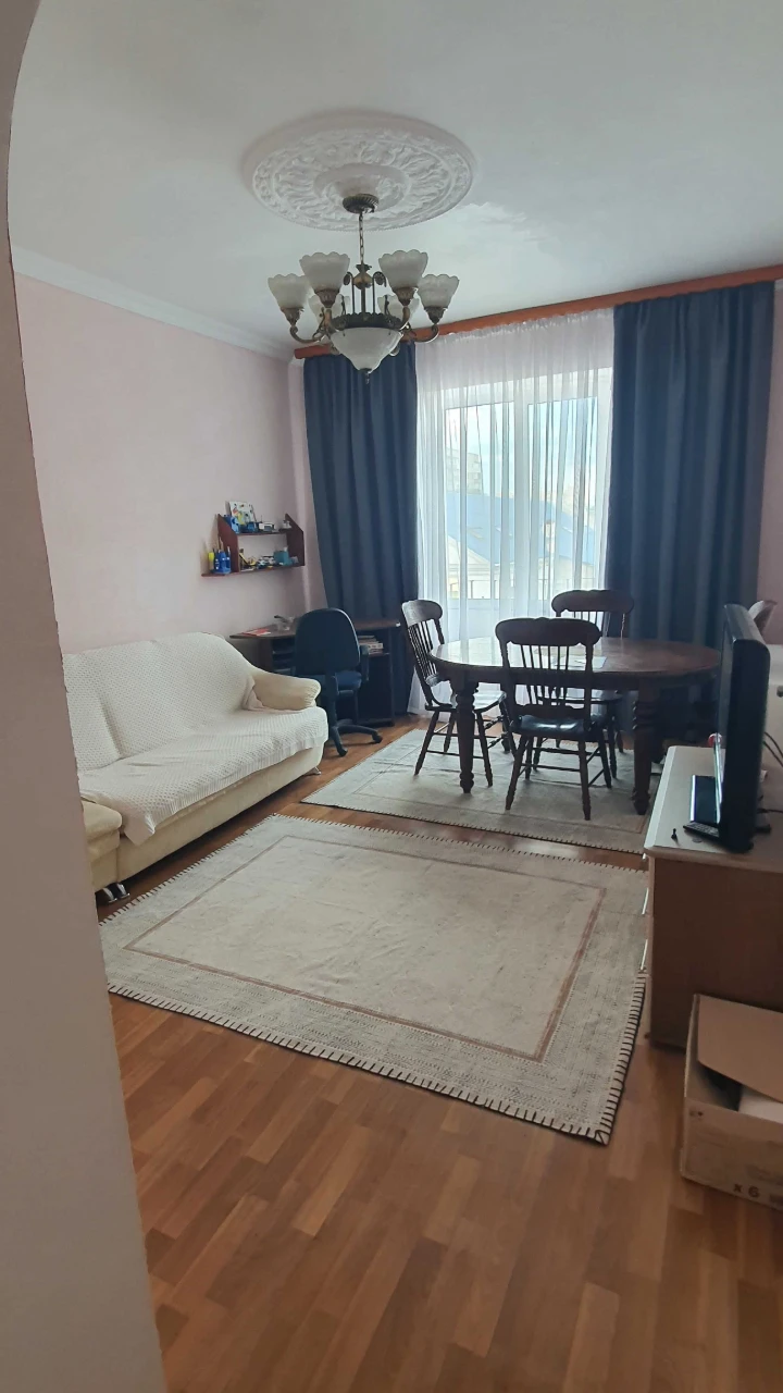 Продается 3-комнатная квартира в самом центре с АО