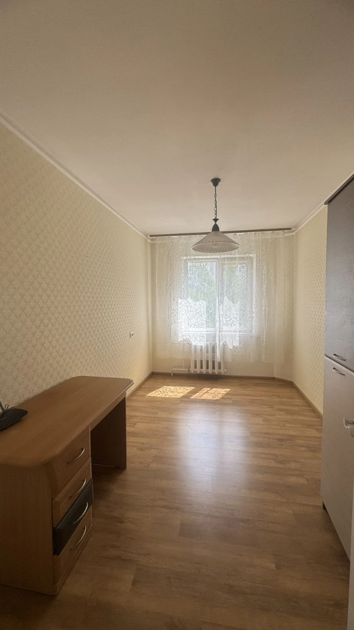 Продам  простору квартиру на Критому  Ринку/Василя Стуса