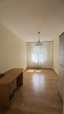 Продам  простору квартиру на Критому  Ринку/Василя Стуса