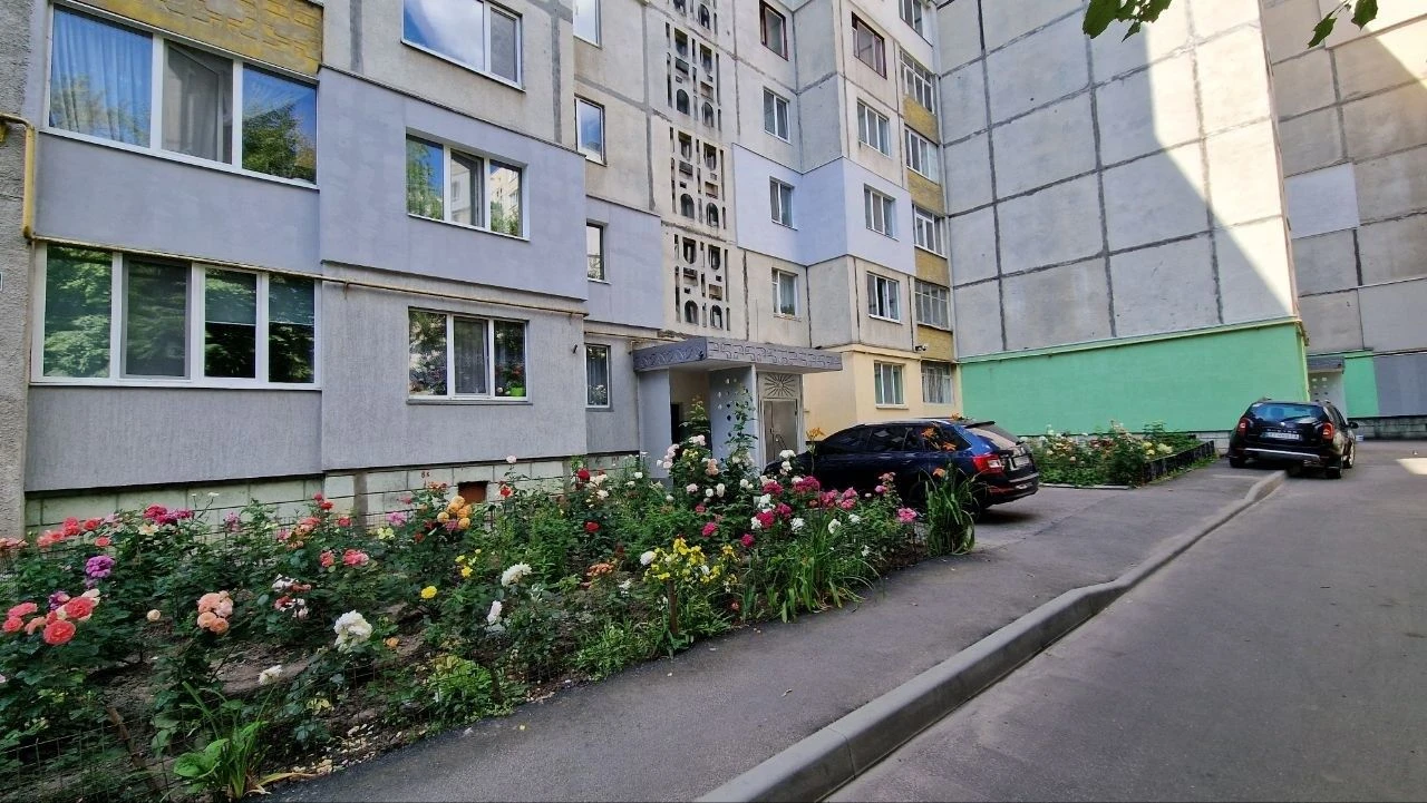 Two-bedroom apartment on Levneskyi 2nd floor – One of the main advantages