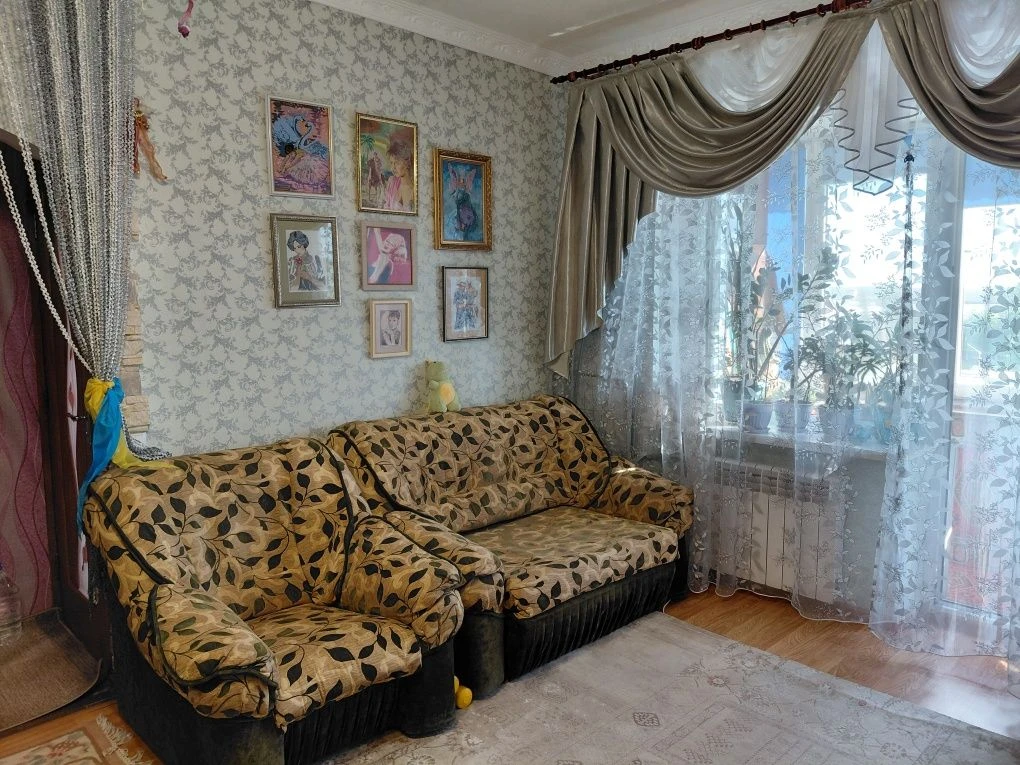 For Sale: 2-room apartment in the Center