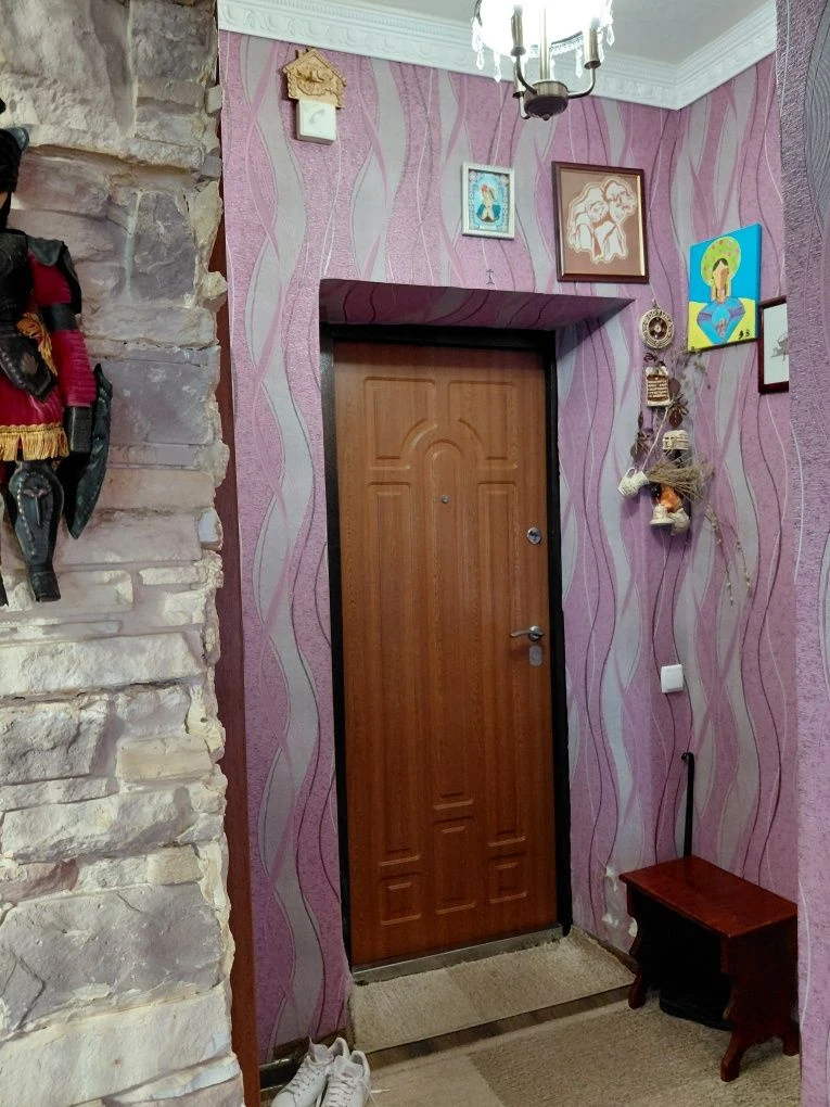 For Sale: 2-room apartment in the Center