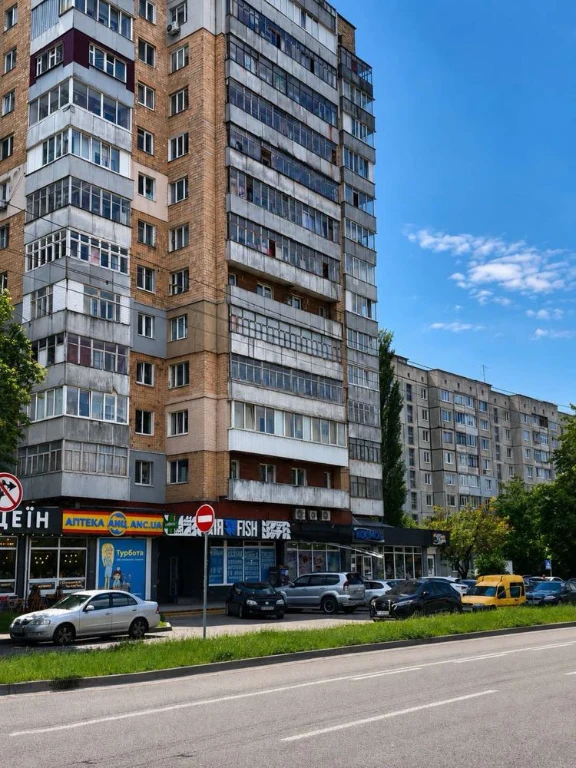 Продам 1-кімнатну квартиру 37 кв. на масиві Незалежності, Бі