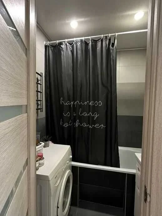 Продаж 2-ної квартири, І.Кожедуба.