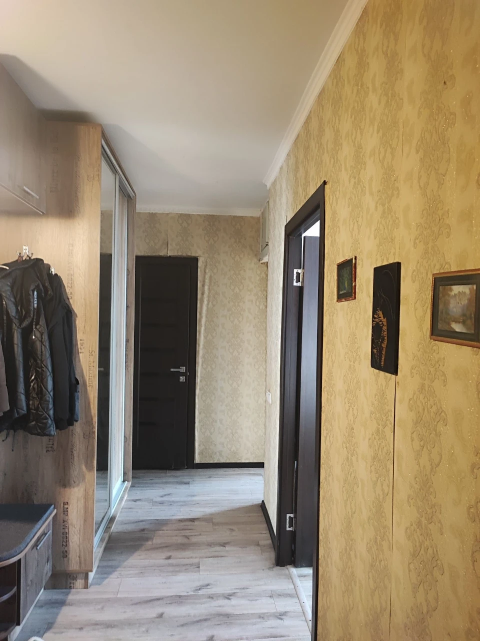 Продається 2-кімнатна  квартира  район Леваневського,