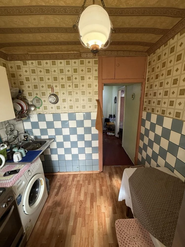Продам 2х кімнатну квартиру вул.Торгова площа