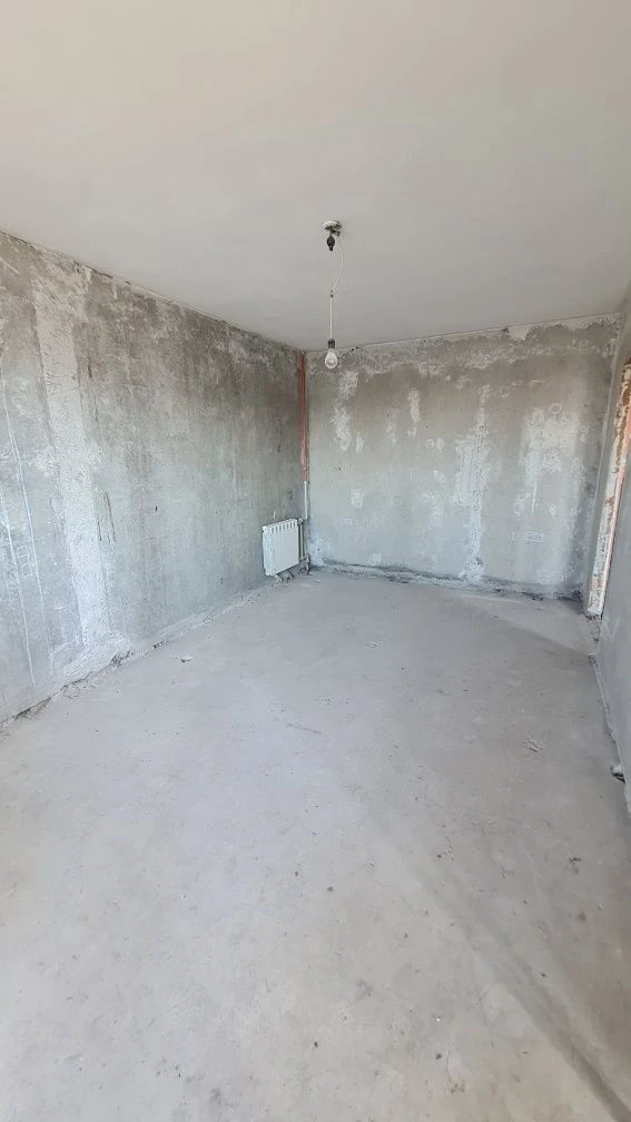 Sale of a 2-room apartment ready for renovation