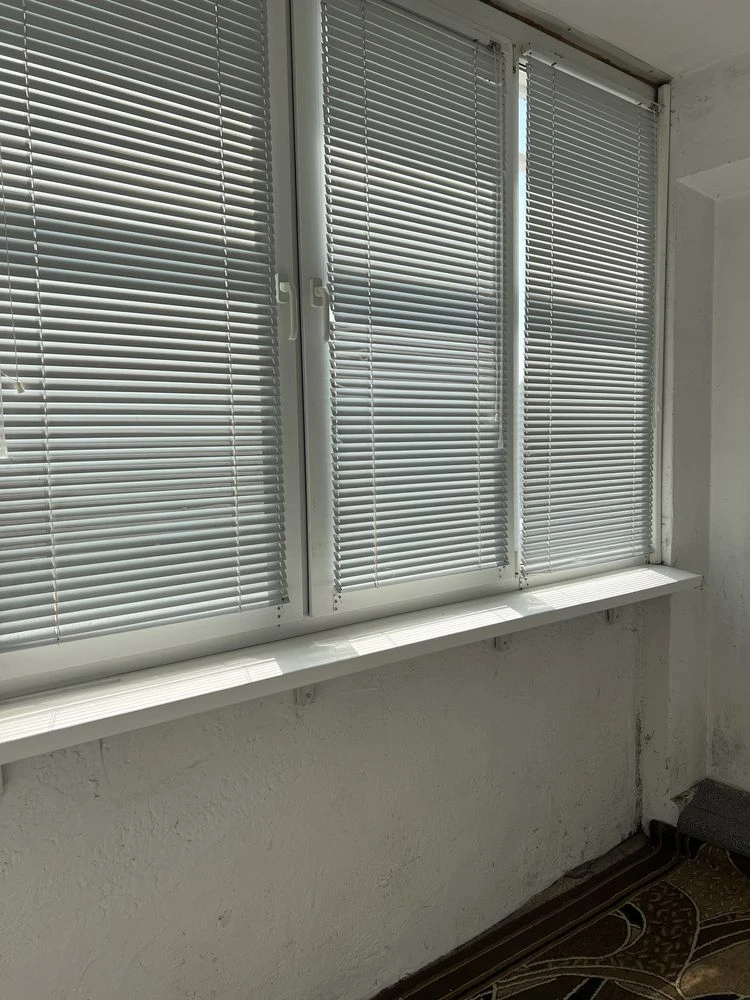 For Sale: Three-room apartment. DNC. Green Street