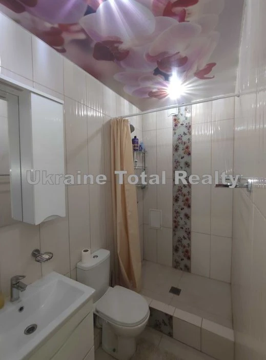 SOLOMYANKA! 3-room apartment 120m2 with renovation! Golego Street