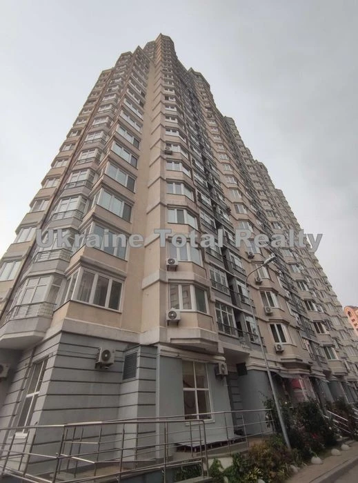 SOLOMYANKA! 3-room apartment 120m2 with renovation! Golego Street