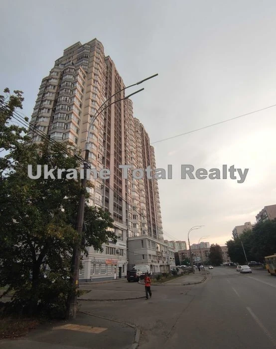 SOLOMYANKA! 3-room apartment 120m2 with renovation! Golego Street