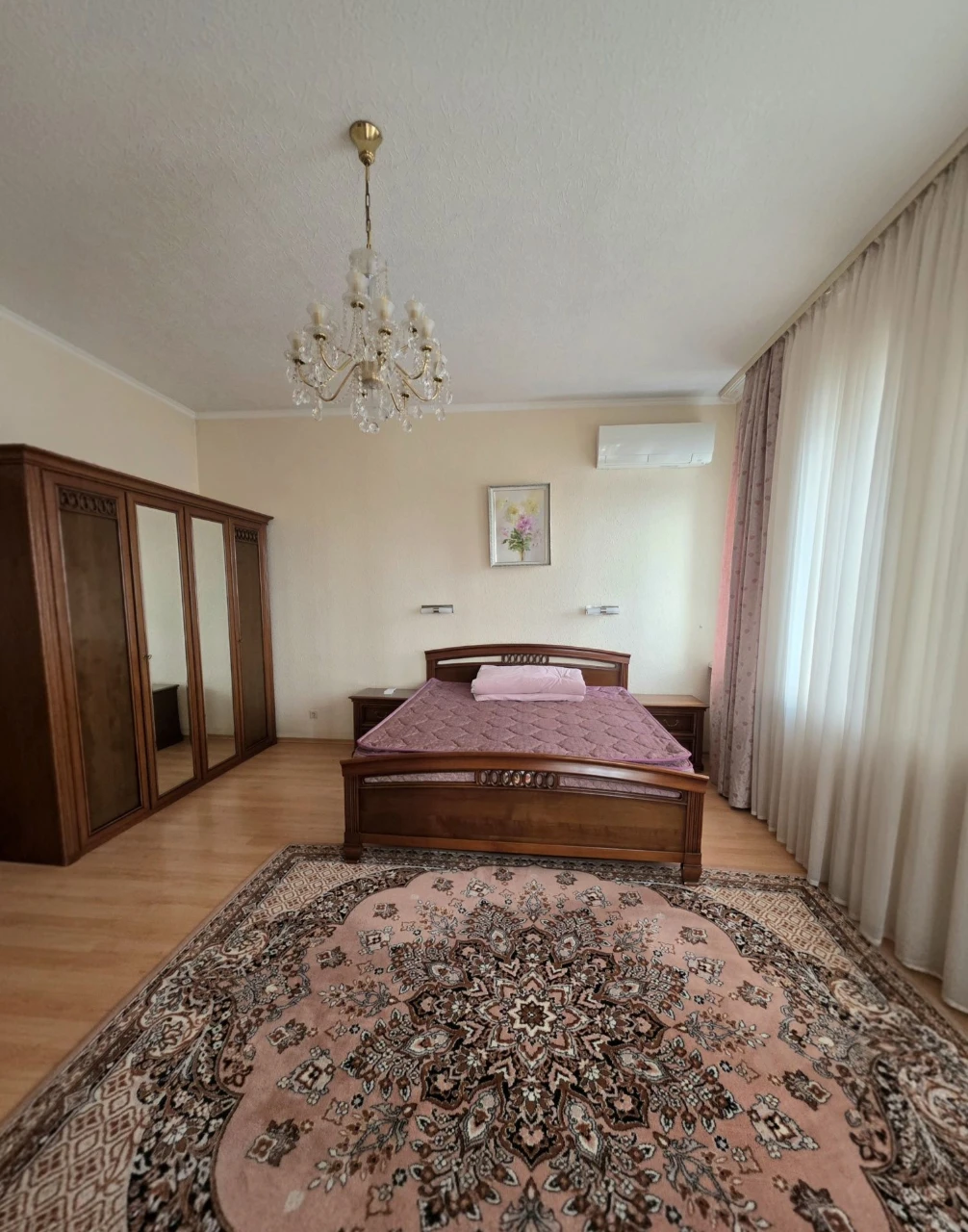 Дворівнева квартира в центрі міста з панорамним краєвидом на