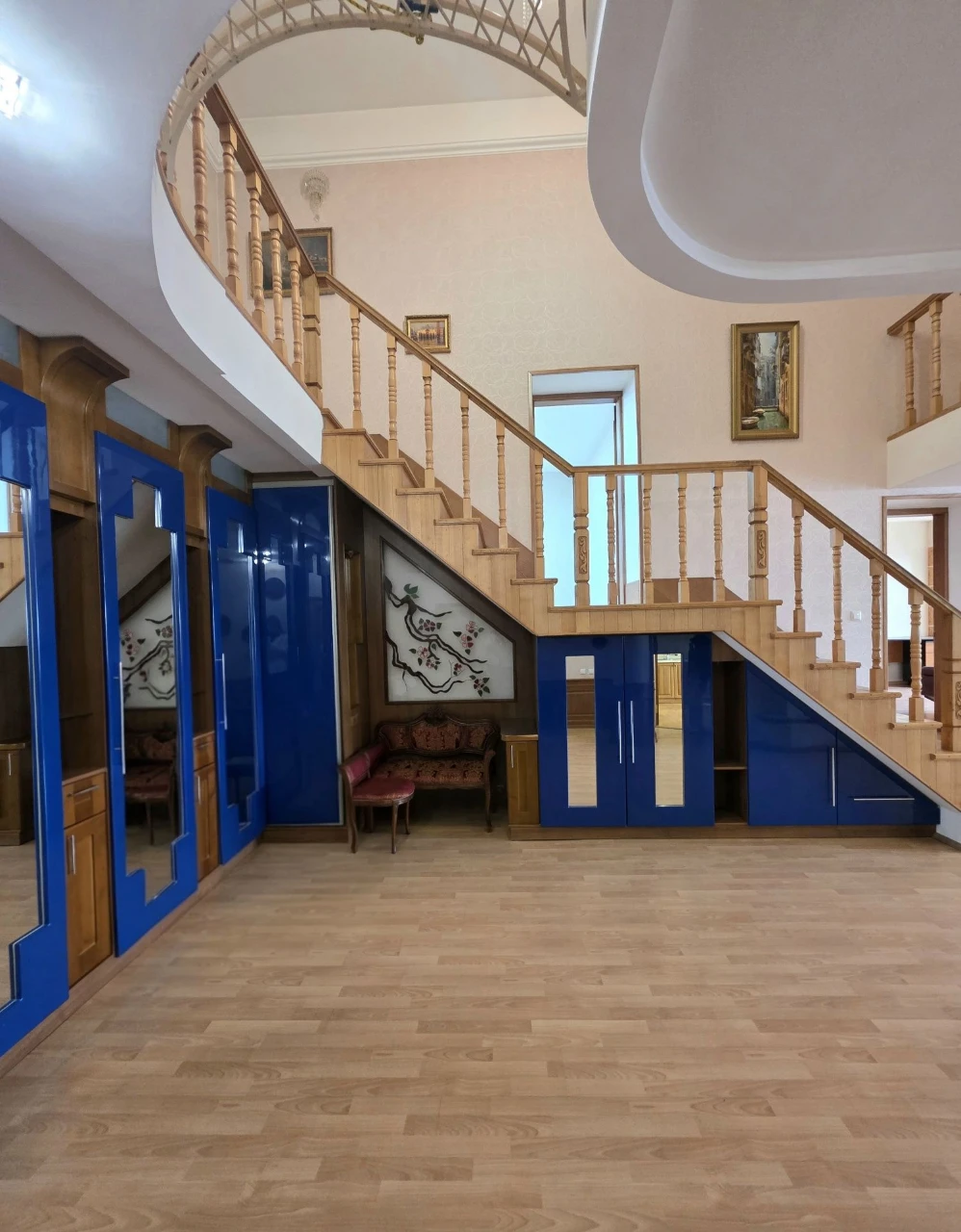 Дворівнева квартира в центрі міста з панорамним краєвидом на