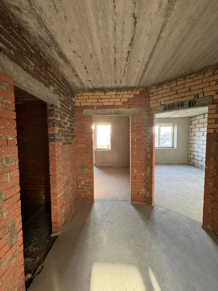 Продаж 1-кімнатної квартири в ЖК "Набережний" на вулиці Вокзальній