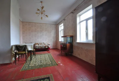 Spacious 2-bedroom apartment with individual heating and a garage