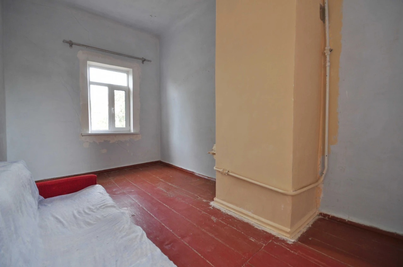 Spacious 2-bedroom apartment with individual heating and a garage