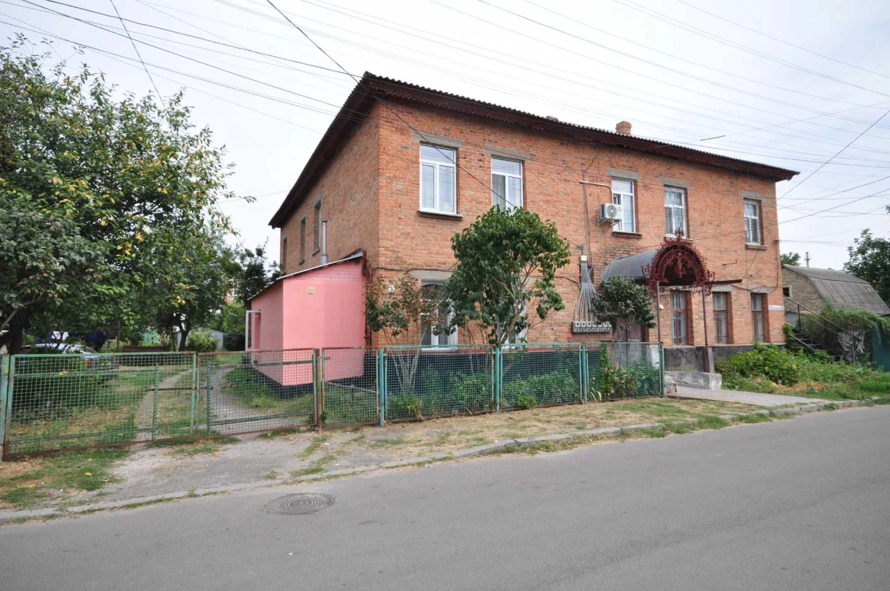 Spacious 2-bedroom apartment with individual heating and a garage