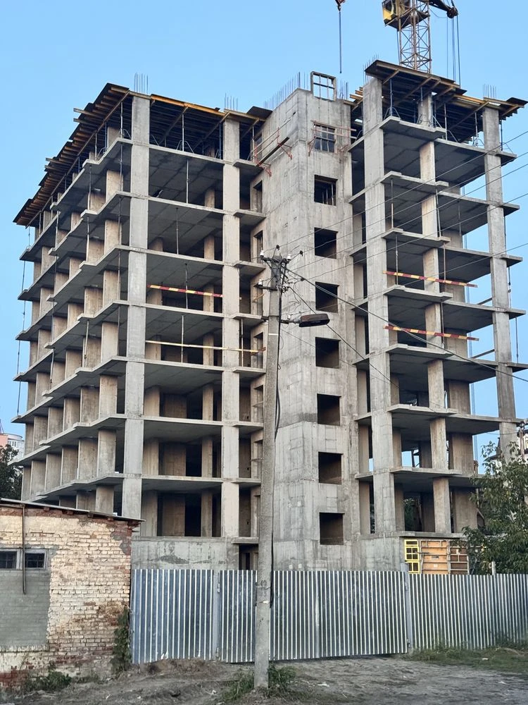 Продам 1 кімнатну квартиру ЖК Юрʼїв