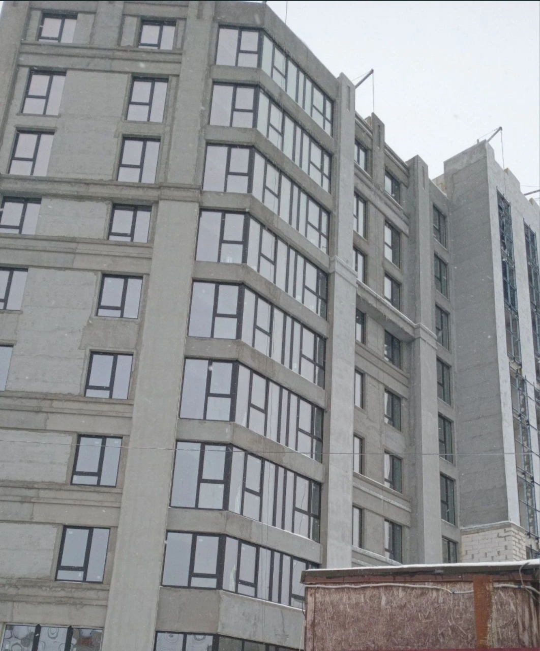 One-bedroom apartment for sale in a new building. Center