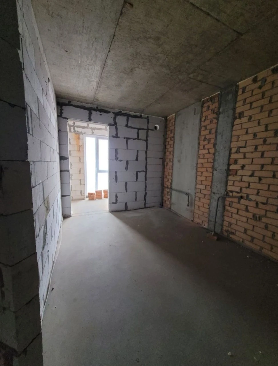 One-bedroom apartment for sale in a new building. Center
