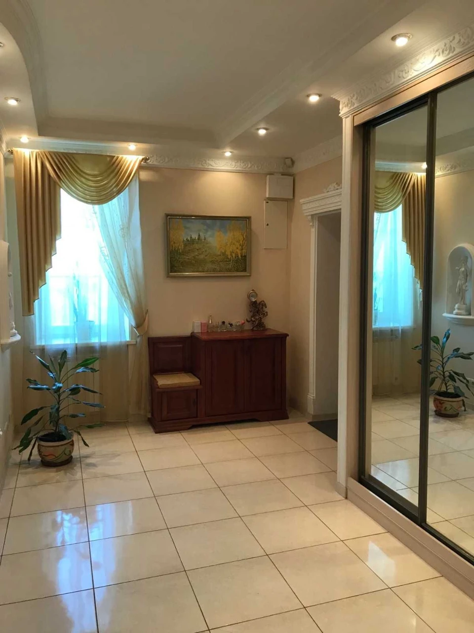 For Sale: 4-Bedroom Apartment in Pishchan