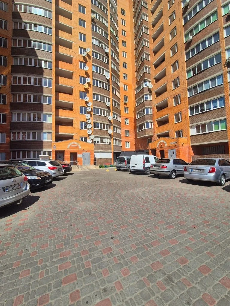 Продається 2-кімнатна квартира на Леваневського