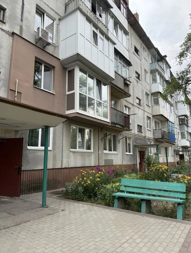 Продається 2/2/5, вул. Курсова, 40, Центр города