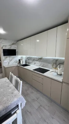 Продається 3-кімнатна квартира в масиві Незалежності