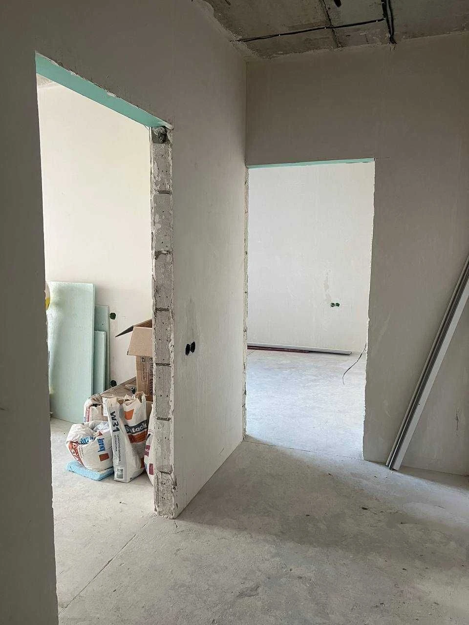 For Sale: Two-room apartment in a new building on Vokzalna Street
