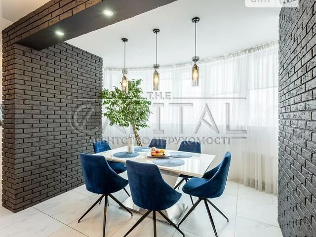 Продаж 3к квартири 117 кв. м на вул. Михайла Максимовича 3Г