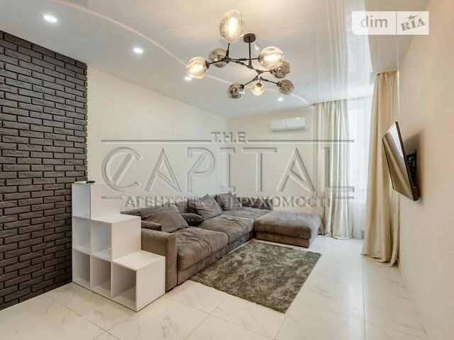 Продаж 3к квартири 117 кв. м на вул. Михайла Максимовича 3Г