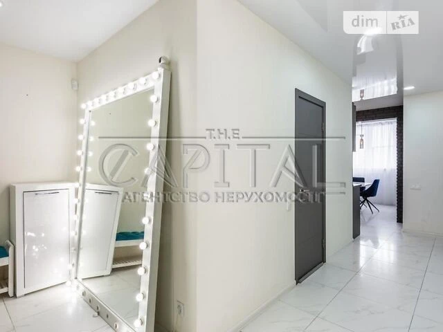 Продаж 3к квартири 117 кв. м на вул. Михайла Максимовича 3Г
