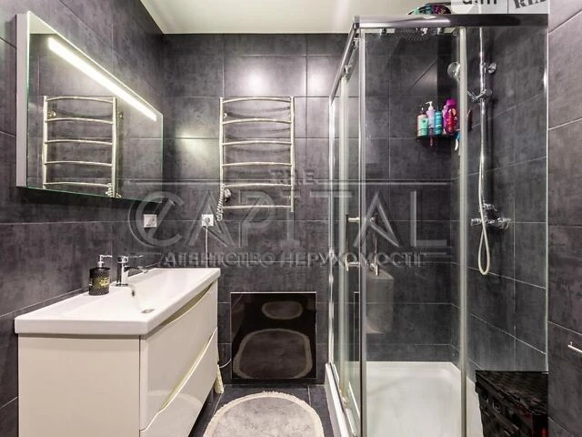 Продаж 3к квартири 117 кв. м на вул. Михайла Максимовича 3Г
