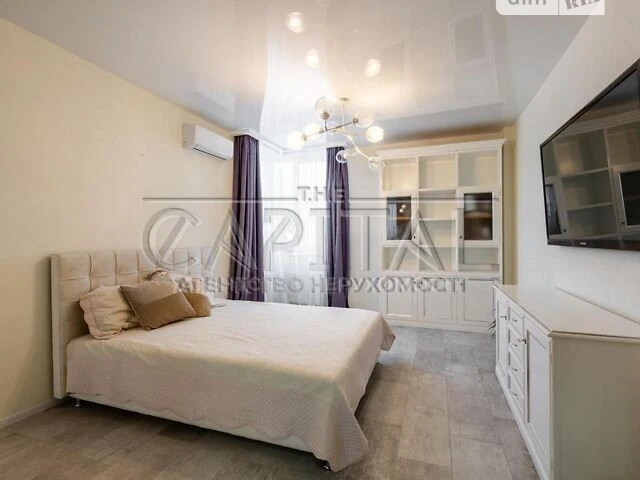 Продаж 3к квартири 117 кв. м на вул. Михайла Максимовича 3Г