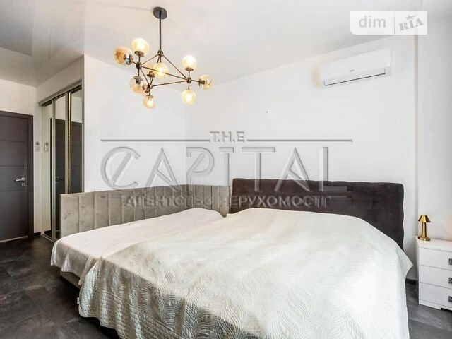 Продаж 3к квартири 117 кв. м на вул. Михайла Максимовича 3Г