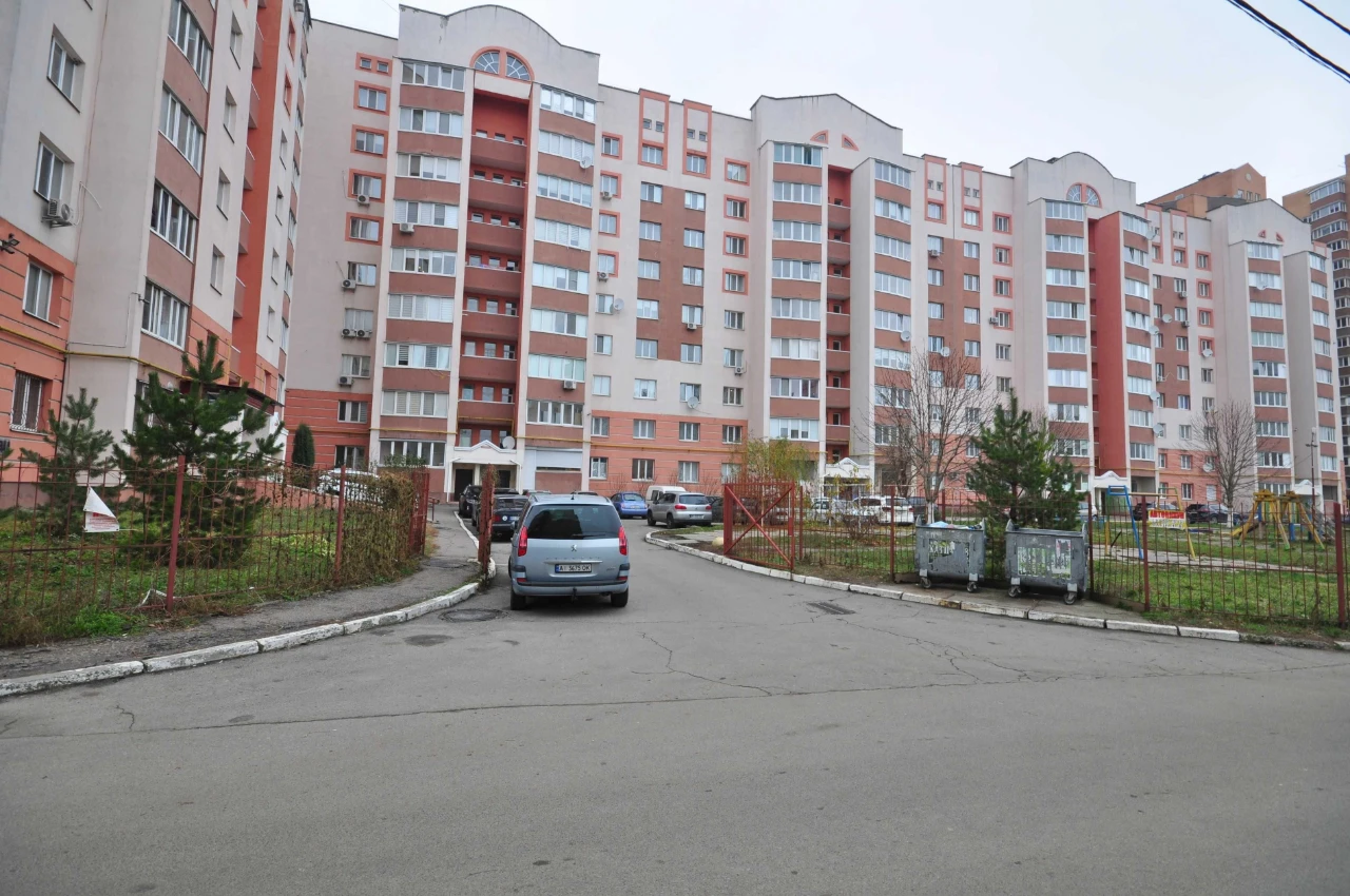 Простора 3-кімнатна квартира в новобудові